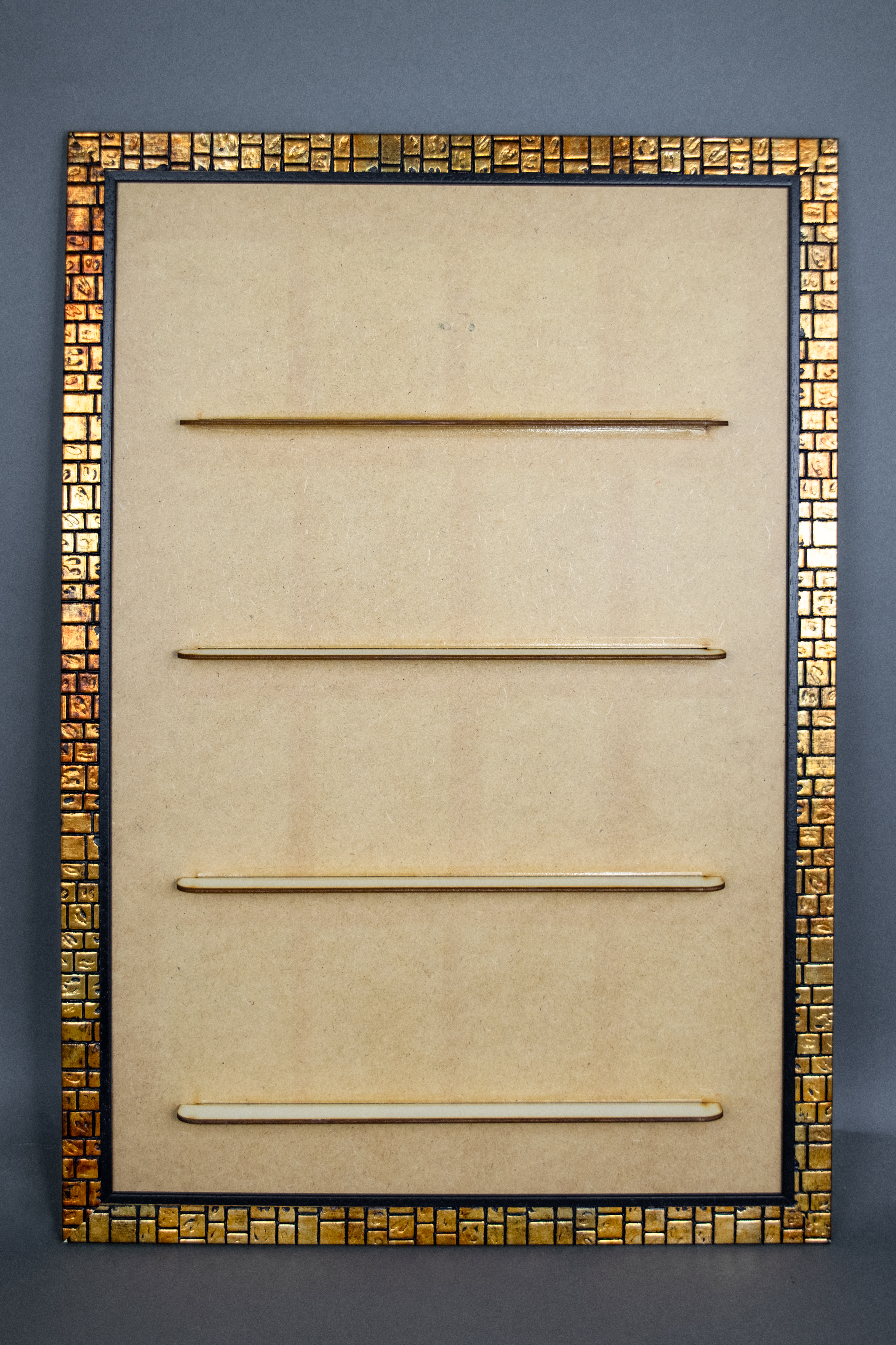 Displayrahmen "Mauer Gold"