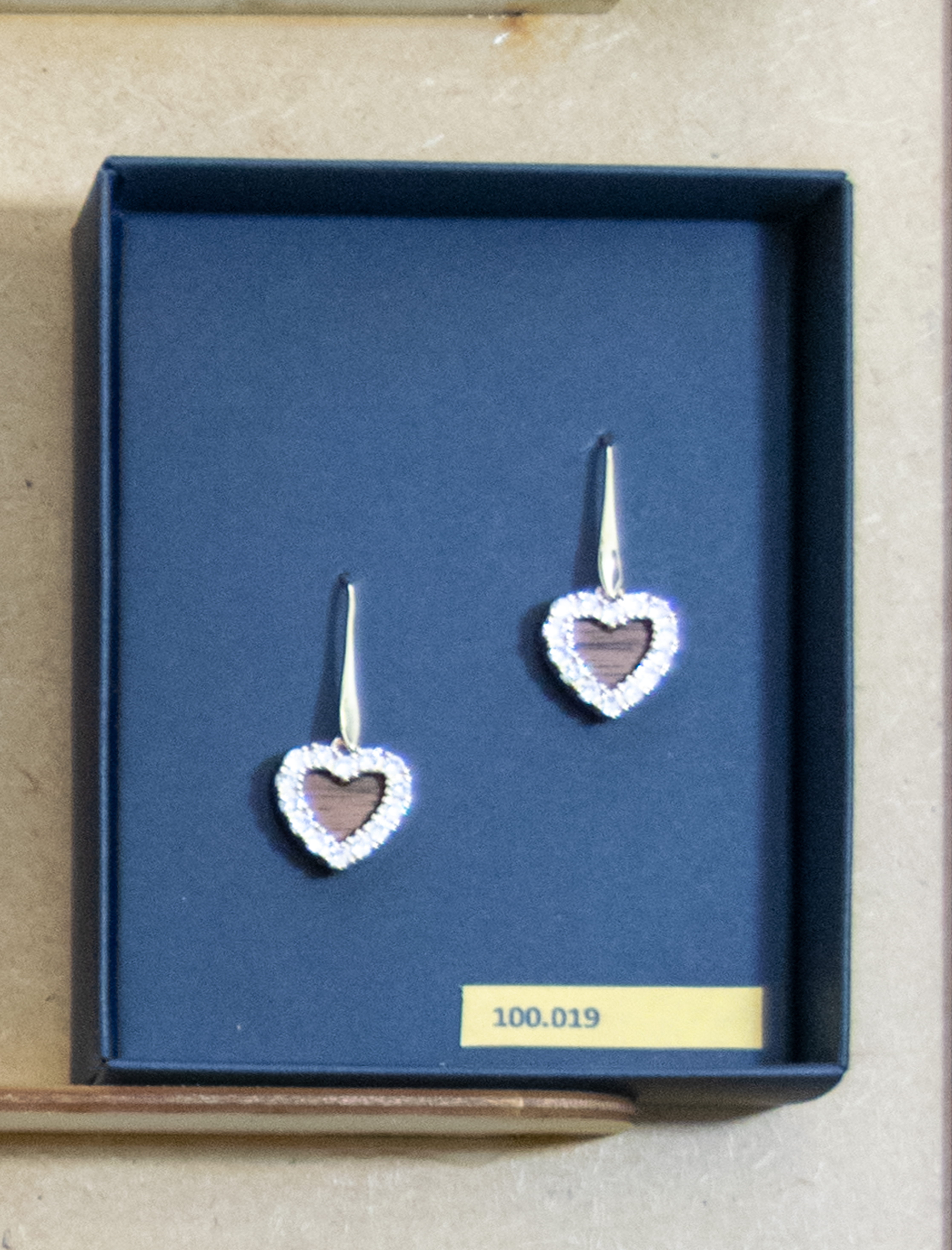 Earrings ‘Walnut Heart Wreath’