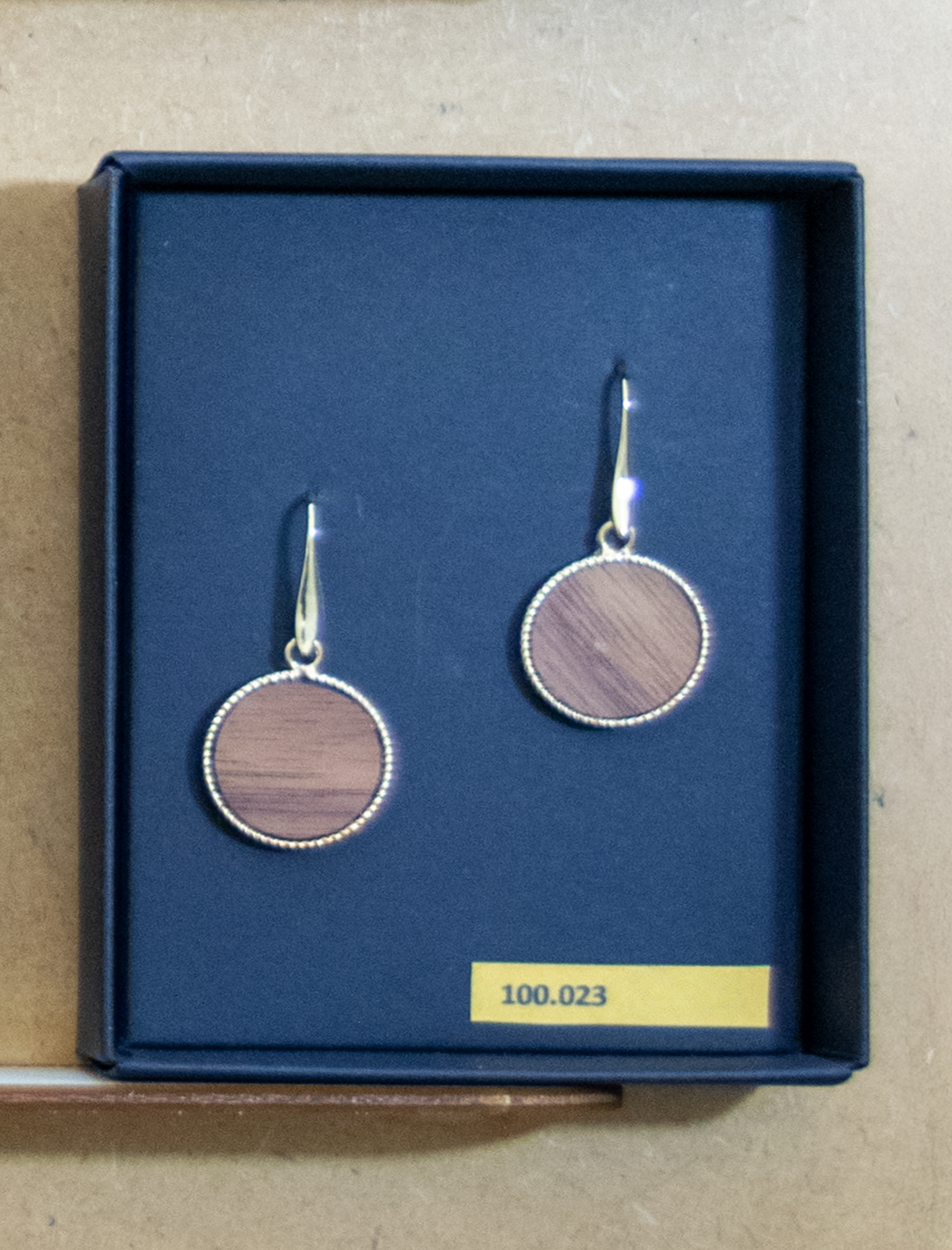 Earrings ‘Walnut decorative circle’