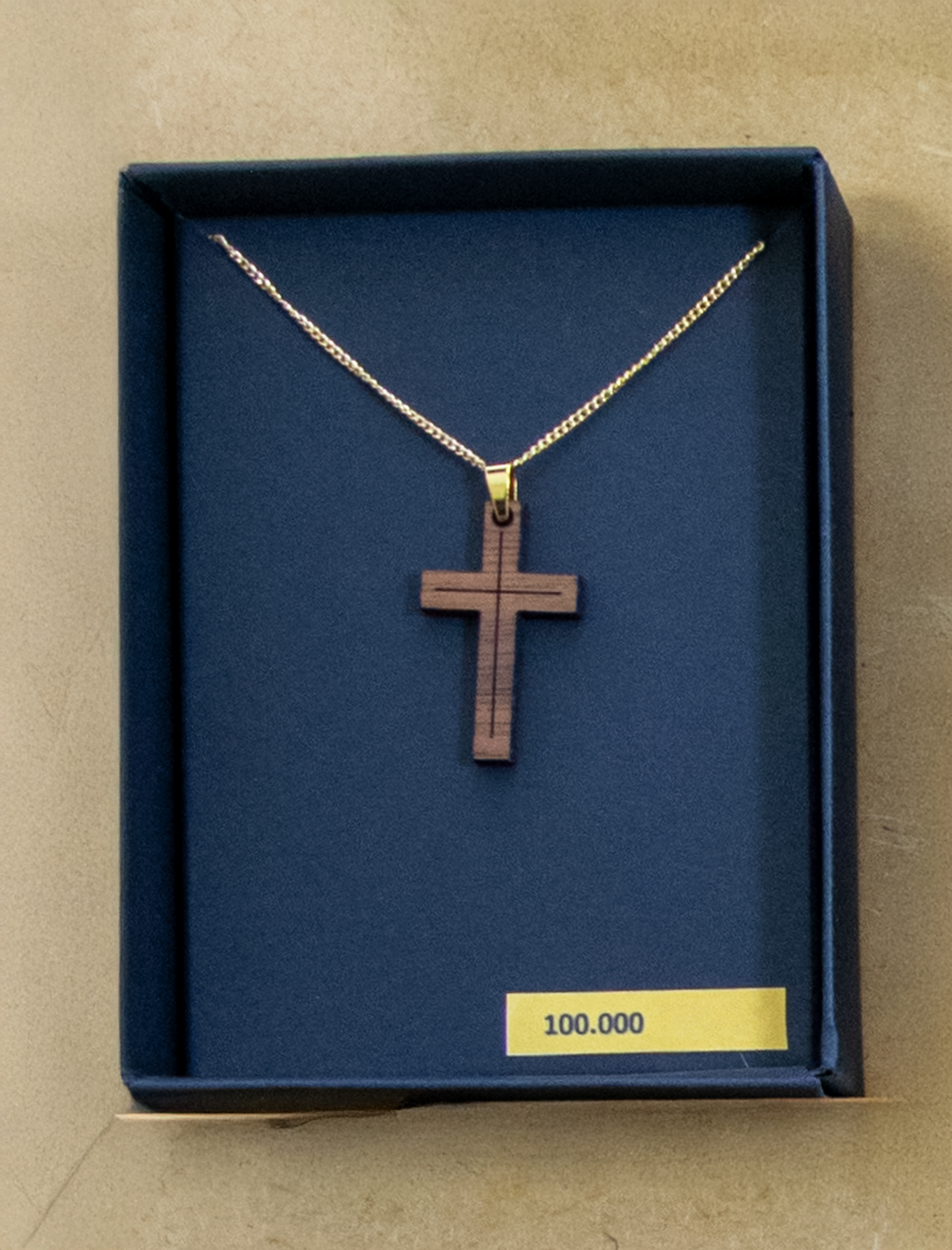 Halskette "Walnuss Kreuz modern"