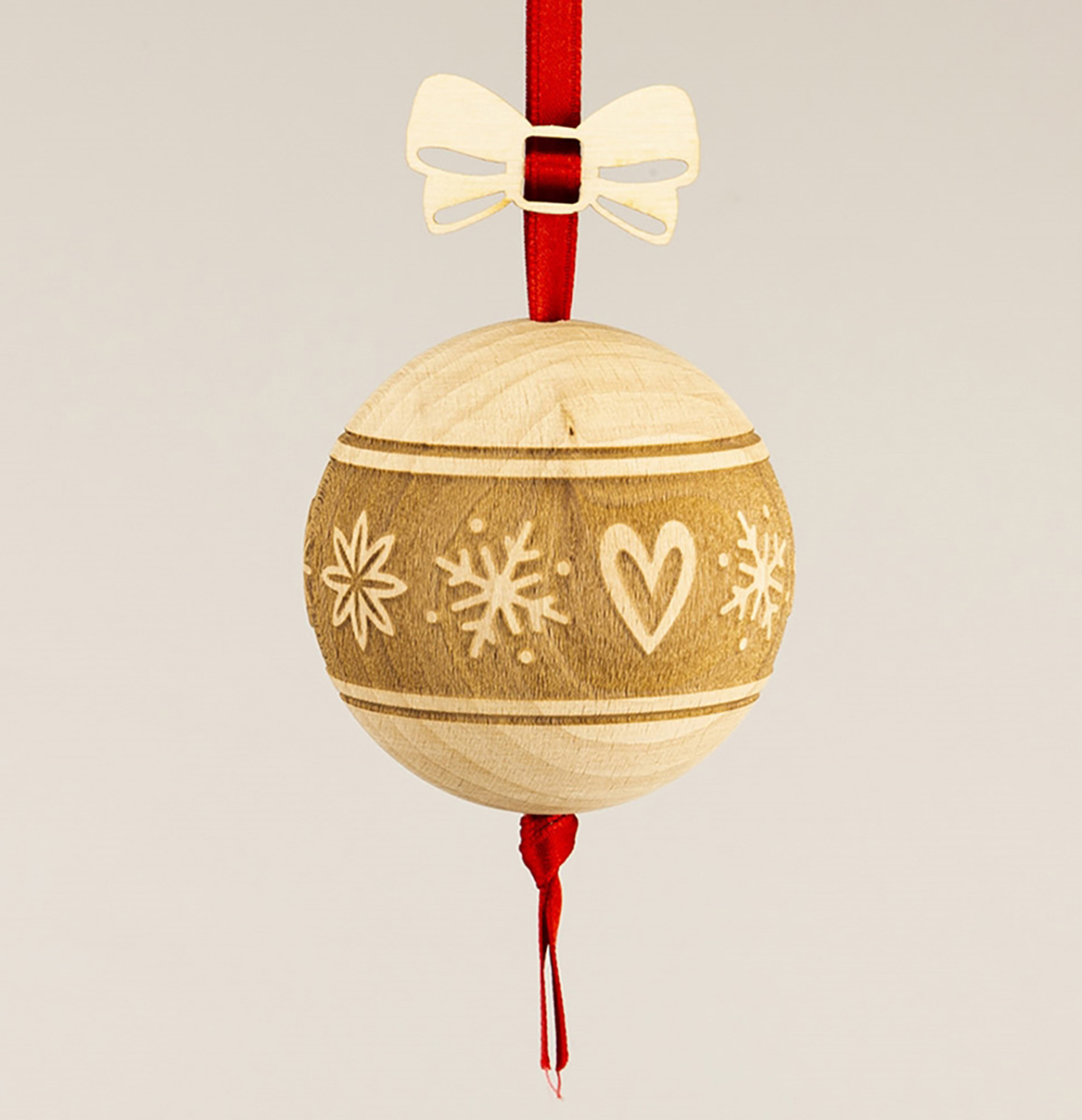 Kugel Ribbon aus Buche mit Schneeflocke