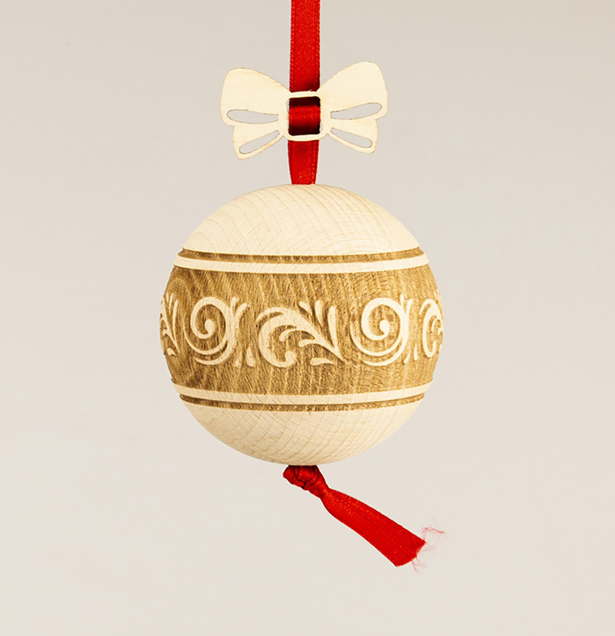 Kugel Ribbon aus Buche mit Verzierung